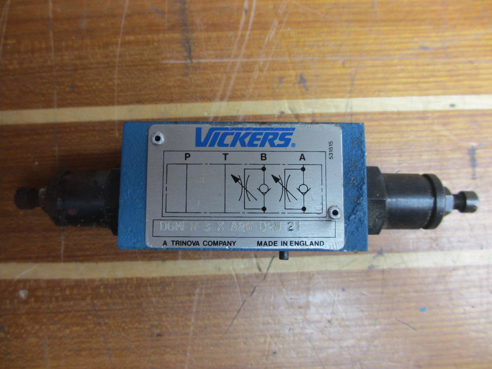 Vickers DGMFN3 Hydraulic Flow Restrictor Control Valve Stack Module DC