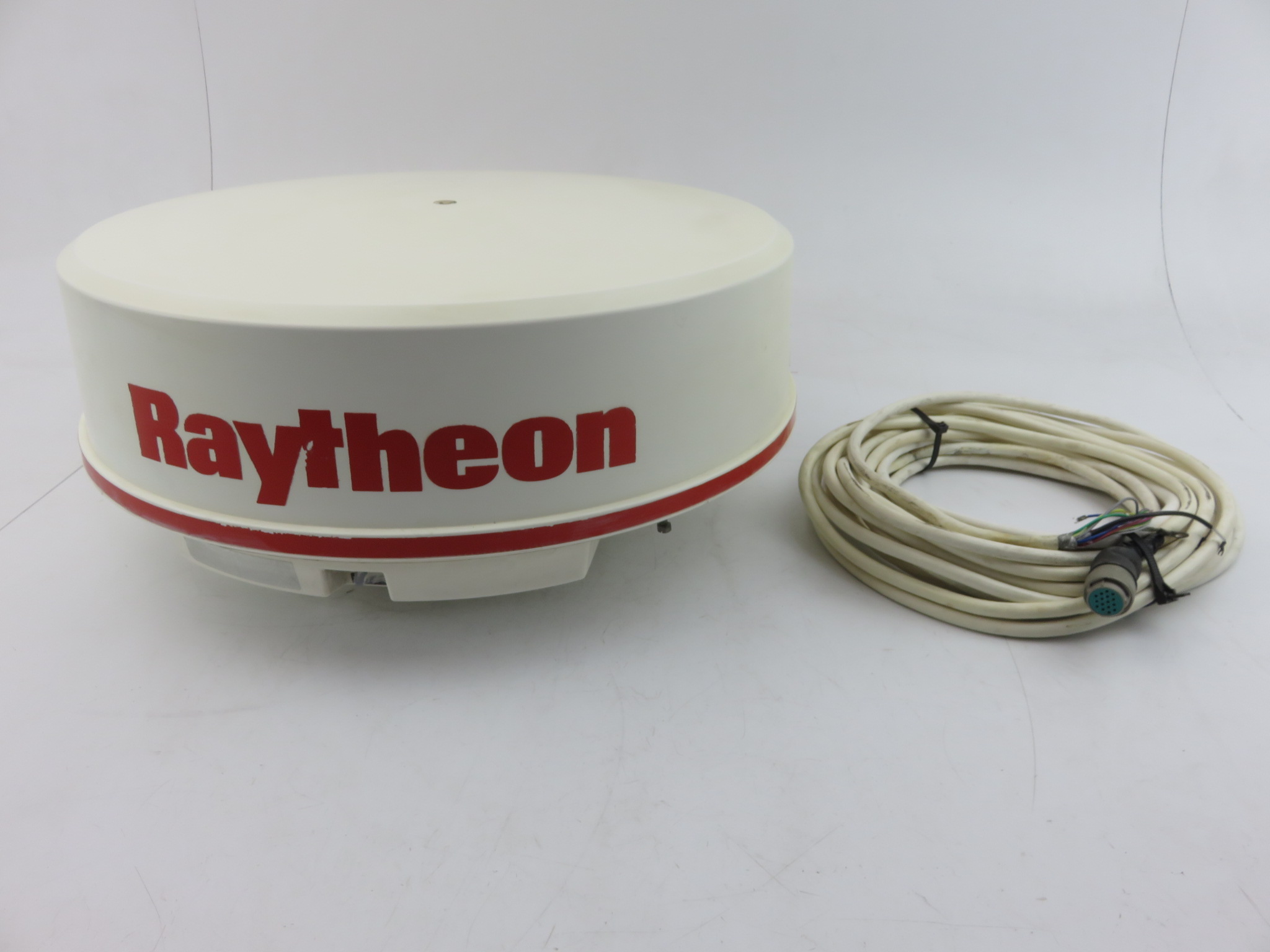 Raymarine Raytheon R40XX M92539 Boat Marine 24" 4kW 32NM Radome Radar