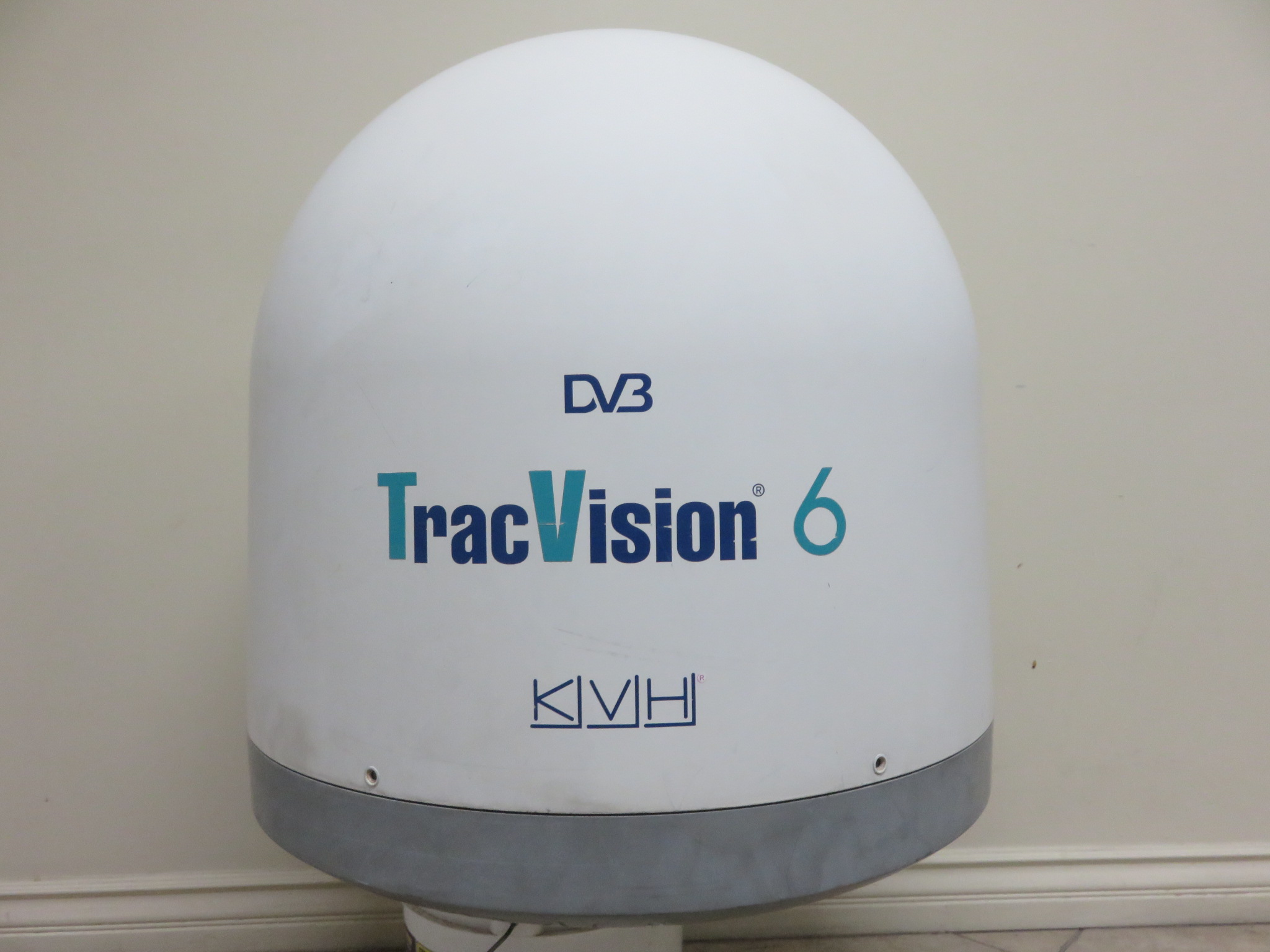 TracVision KVH☆SATELITE TV中身無し 【公式通販】